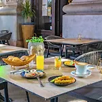 Andrassy Thai Budapesta