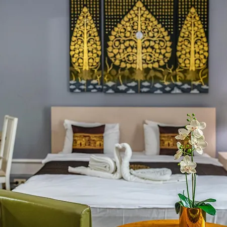 מלון Andrassy Thai 3*