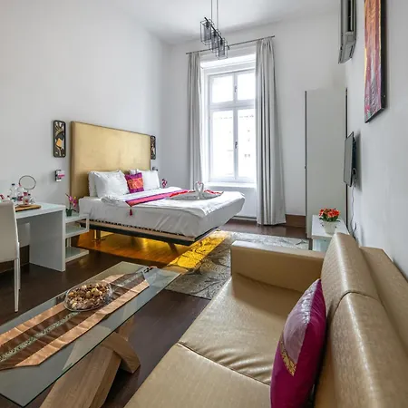 Andrassy Thai 3* בודפשט