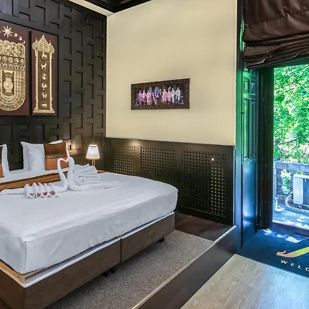 Andrassy Thai 3* בודפשט