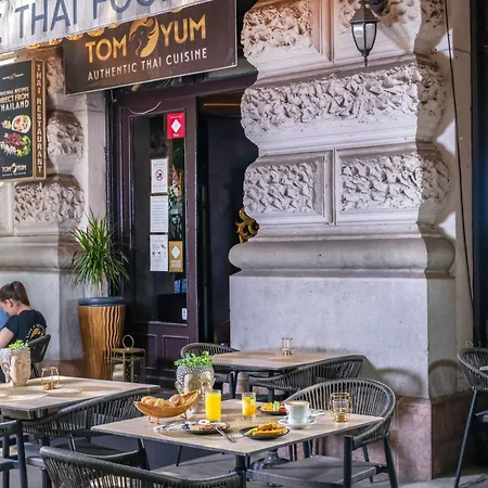 מלון Andrassy Thai 3*