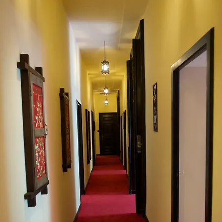 מלון Andrassy Thai 3*