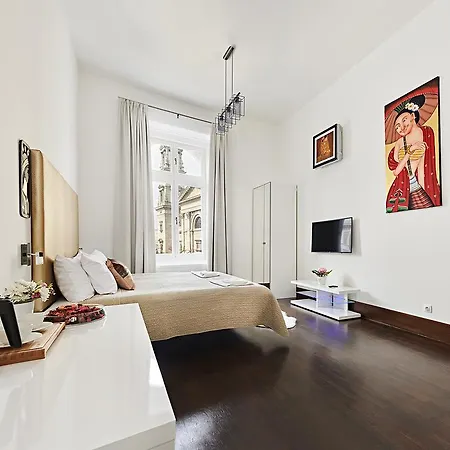 Andrassy Thai 3* בודפשט