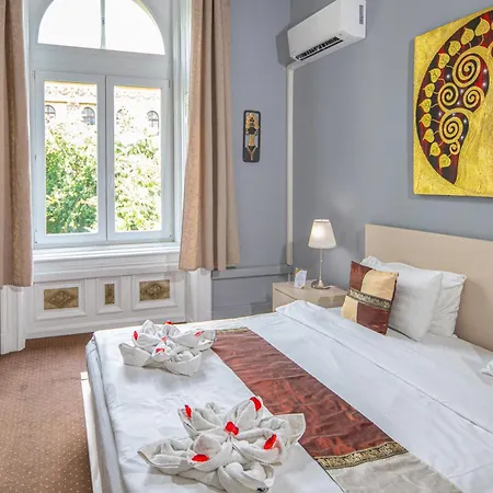 Hotel Andrassy Thai Budapeste
