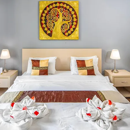 Andrassy Thai 3* Budapeste