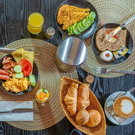 Hotel Andrassy Thai Budapeste