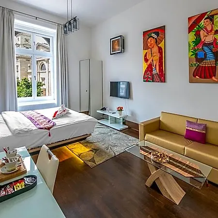 Hotel Andrassy Thai 3*