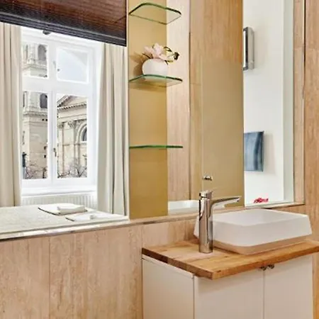 Andrassy Thai 3*
